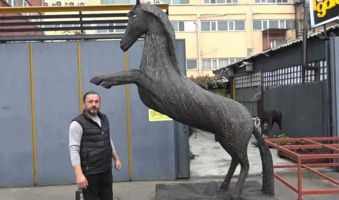 35 Yıllık Demir Ustası Hayal Gücünü Atıklara İşledi İstanbul Avcılar’da