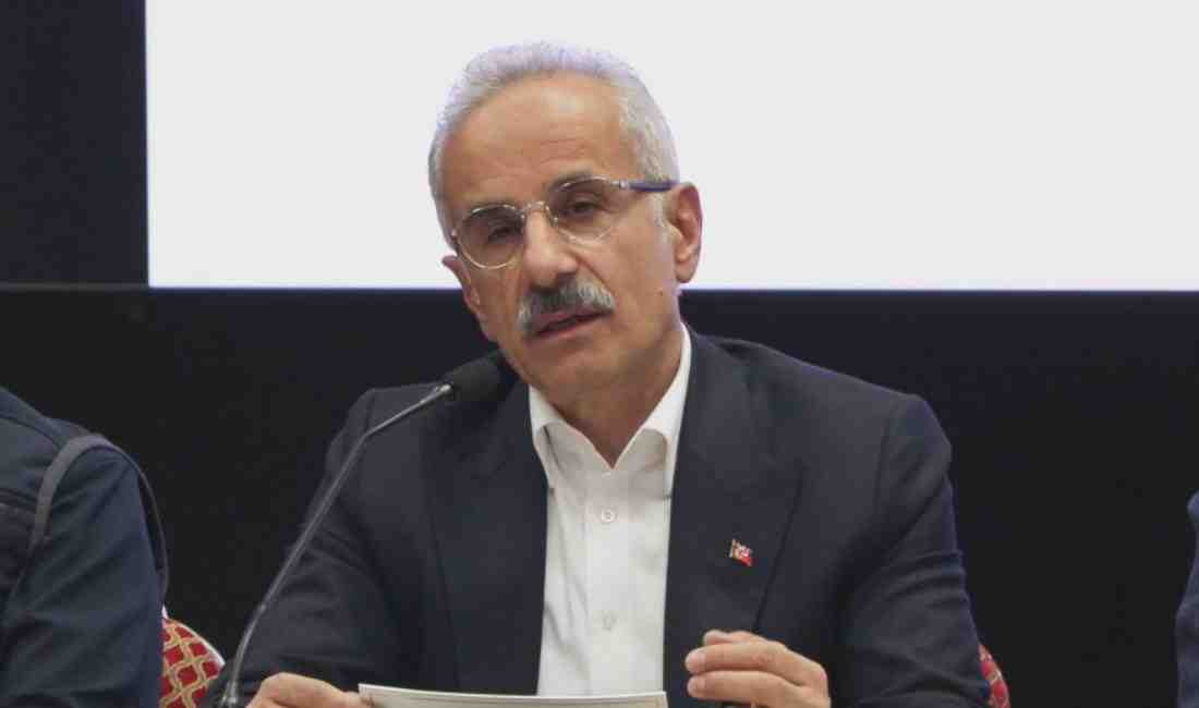 Ulaştırma Bakanı Uraloğlu: Depremde Ulaşım Altyapımız Sınavı Başarıyla Geçti İstanbul’da meydana gelen 6,2 büyüklüğündeki depremin ardından açıklamalarda bulunan Ulaştırma