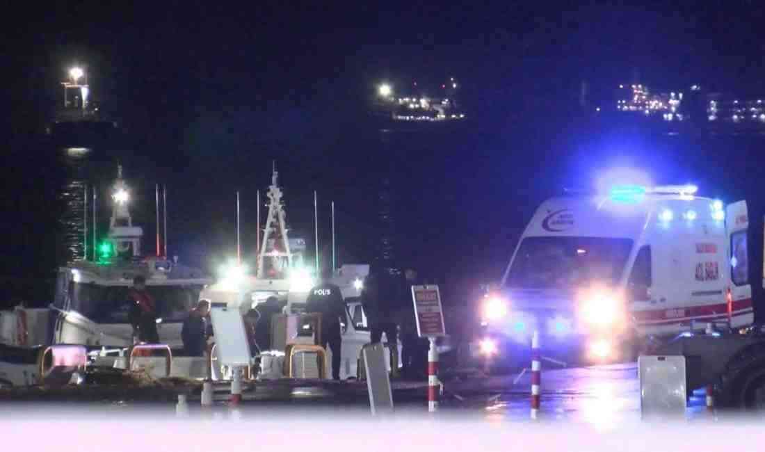 İstanbul Bakırköy açıklarında demirleyen bir yük gemisinin mürettebatından bir kişi,