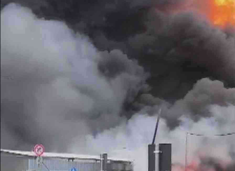 Ziya Gökalp Mahallesi’nde Alevler Yükseldi İstanbul’un Başakşehir ilçesi Ziya Gökalp