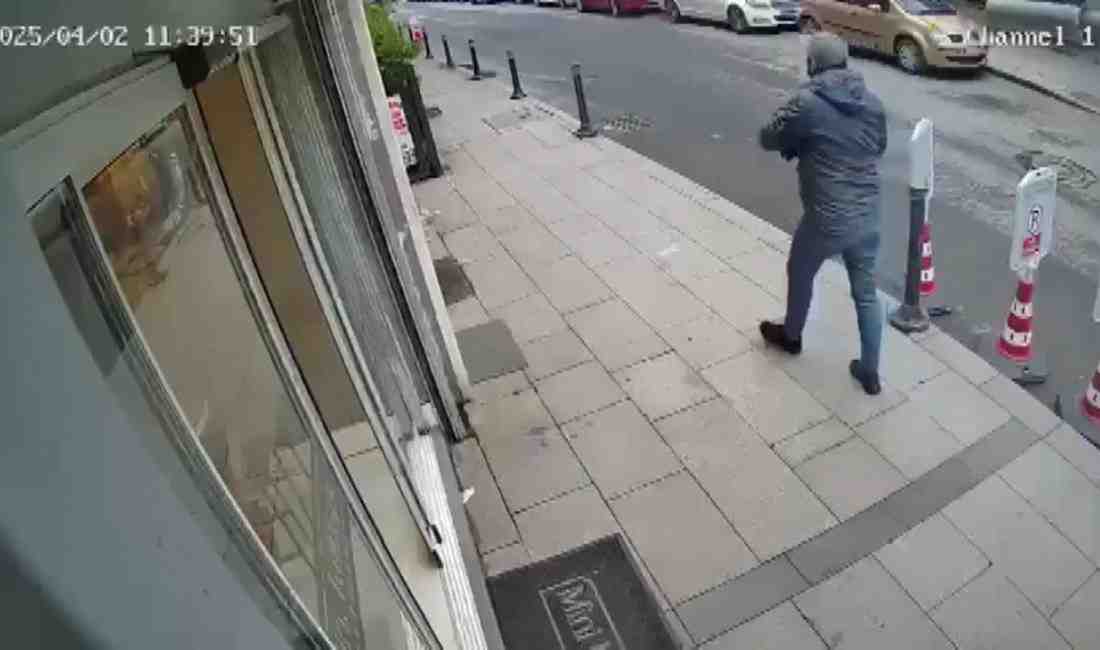 İstanbul Fatih’te yaşayan 85 yaşındaki N.T., telefonda kendisini oğlu gibi