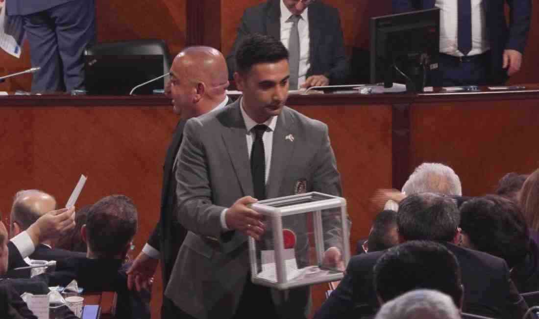 İBB Meclisi İlk Olağan Toplantısını Gerçekleştirdiİstanbul Büyükşehir Belediye (İBB) Meclisi,