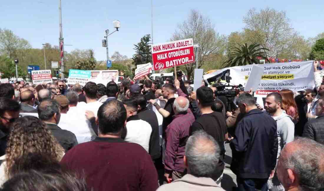 Şoförlerden Saraçhane’de Ödeme Protestosu İstanbul Büyükşehir Belediyesi (İBB) önünde toplanan