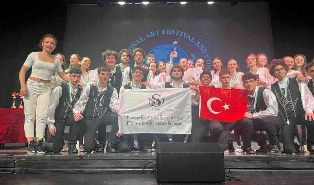 İstanbul Özel Notre Dame de Sion Fransız Lisesi öğrencileri, İtalya’nın