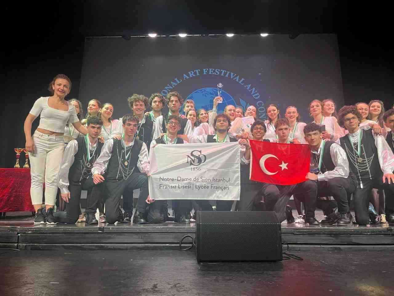 İstanbul Özel Notre Dame de Sion Fransız Lisesi öğrencileri, İtalya’nın