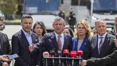 CHP Genel Başkanı Özgür Özel, Zafer Partisi Genel Başkanı Ümit