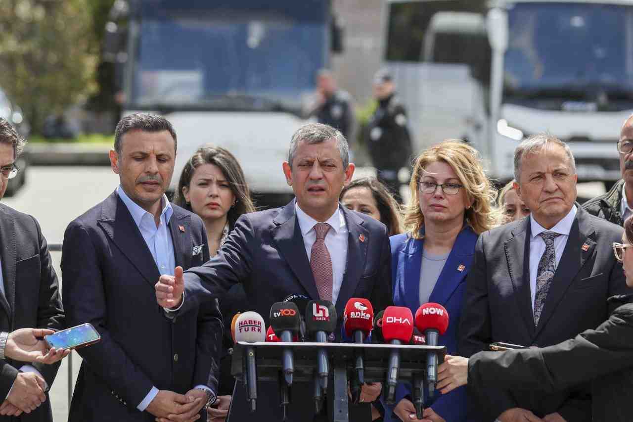 CHP Genel Başkanı Özgür Özel, Zafer Partisi Genel Başkanı Ümit