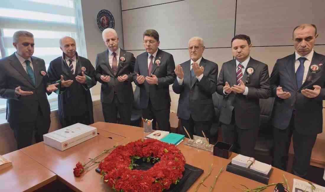 İstanbul Cumhuriyet Savcısı Mehmet Selim Kiraz, görevi başındayken şehit edilişinin