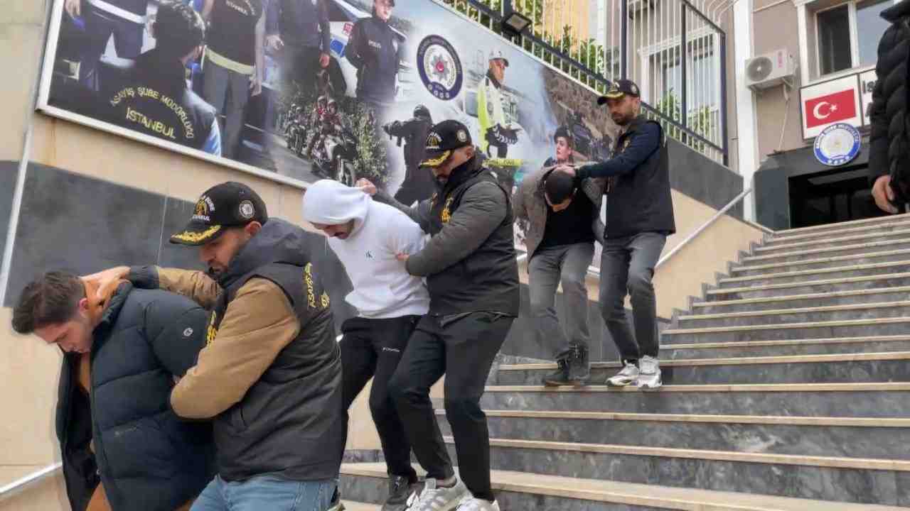 İstanbul merkezli yürütülen dolandırıcılık soruşturmasında, yatırım danışmanlığı adı altında vatandaşları