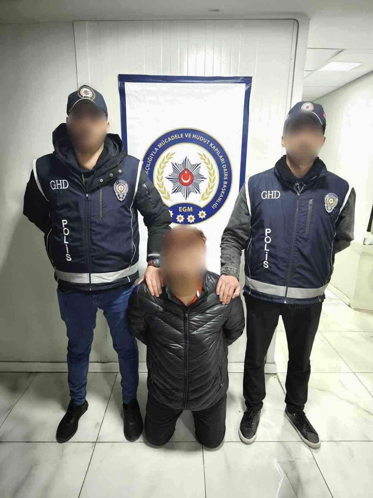 Uluslararası insan kaçakçısı Fatih’te yakalandı İçişleri Bakanı Ali Yerlikaya, İtalya