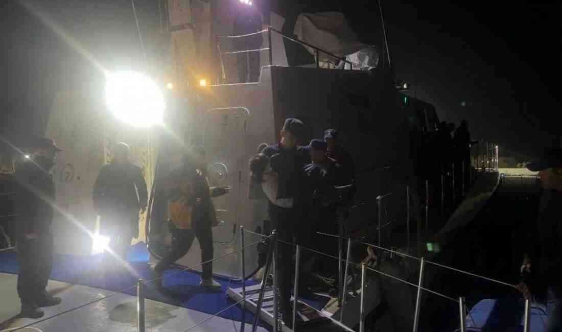 İzmir açıklarında Sahil Güvenlik ekipleri kaçak geçişe izin vermedi İzmir’in