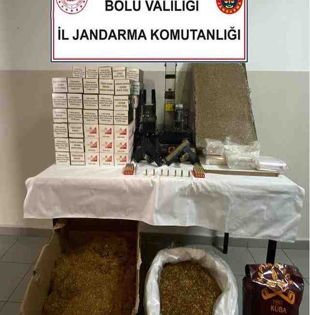 Bolu’da jandarma ekipleri tarafından gerçekleştirilen iki ayrı operasyonda çok sayıda