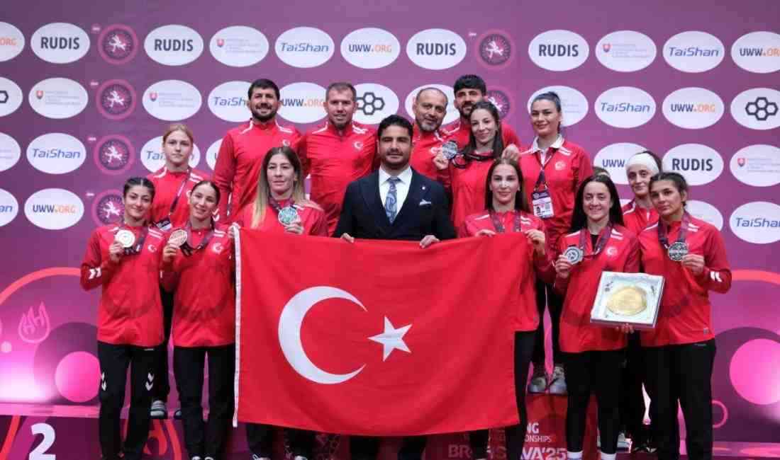 Slovakya’nın Bratislava kentinde düzenlenen Avrupa Güreş Şampiyonası’nda Kadın Güreş A