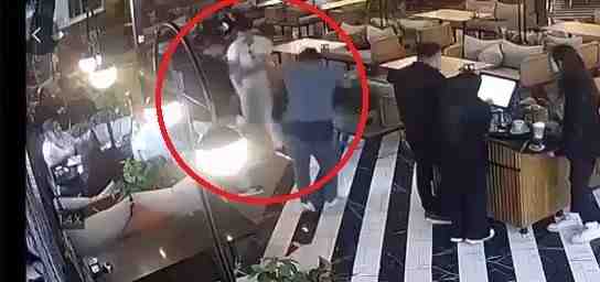 Tartışma Kısa Sürede Kanlı Bitti Elazığ’ın Cumhuriyet Mahallesi’ndeki bir kafede,