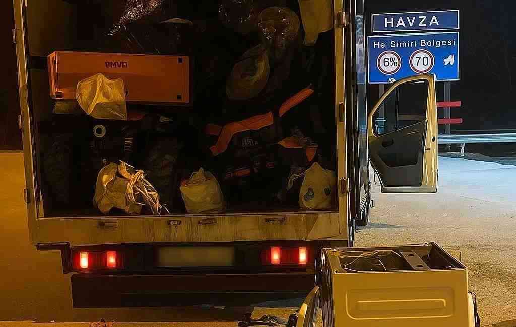 Samsun’un Havza ilçesinde durdurulan bir kamyonette yapılan aramada, çamaşır makinesi