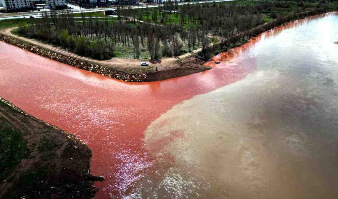Kızılırmak Nehri Baharda Kızıl Akıyor! Sivas’tan doğup Karadeniz’e dökülen Türkiye’nin en uzun nehri Kızılırmak, bahar