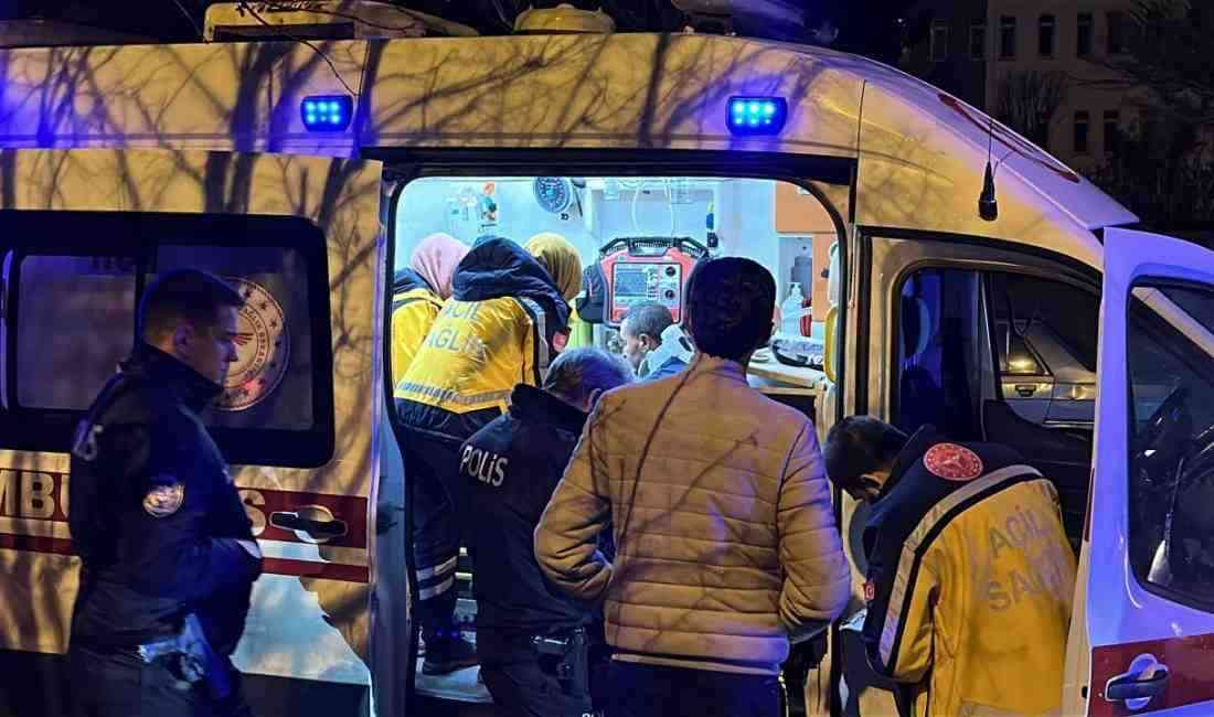 Ulusoy Kavşağı’nda 3 Araç Birbirine GirdiKütahya-Afyonkarahisar karayolunda gece saatlerinde meydana