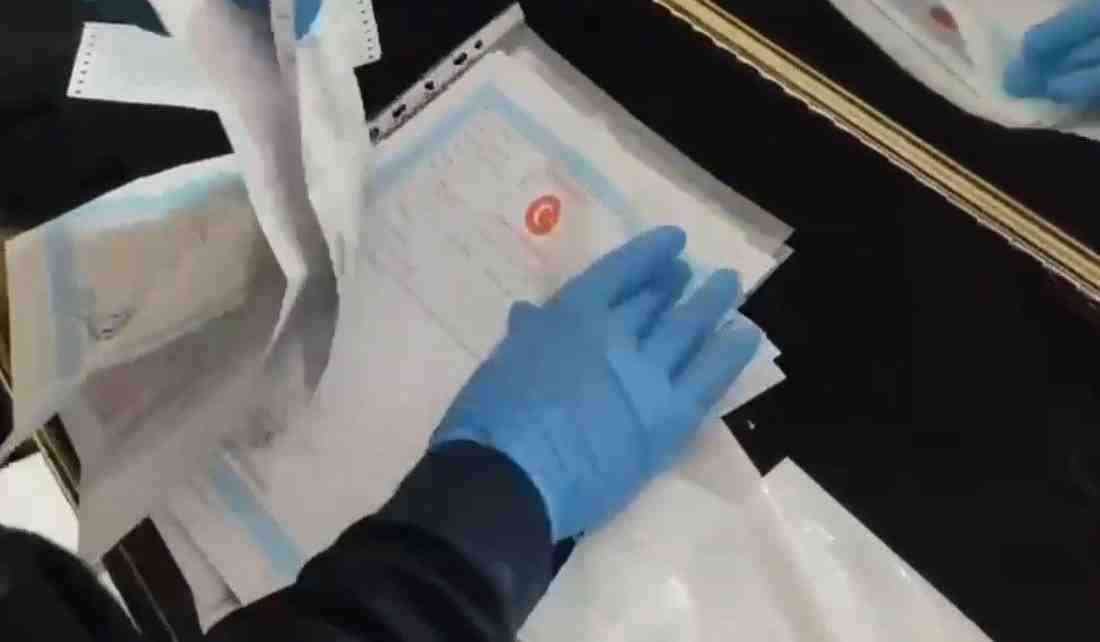 Manisa’nın Alaşehir ilçesinde jandarma ekipleri, ‘Çakallar’ ve ‘Tokuçlar’ isimli iki