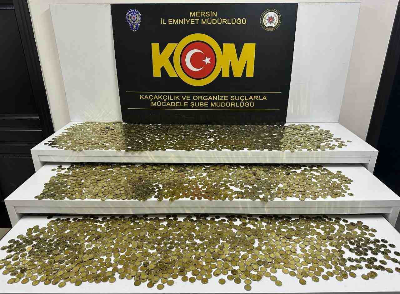 Mersin Emniyeti, piyasaya sahte para sürmeye hazırlanan 5 kişiye yönelik