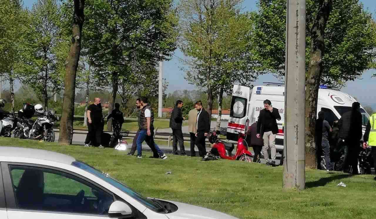 D-650 Karayolu’nda Feci Kaza Sakarya’nın Adapazarı ilçesinde, motosikletin bisiklete çarpması