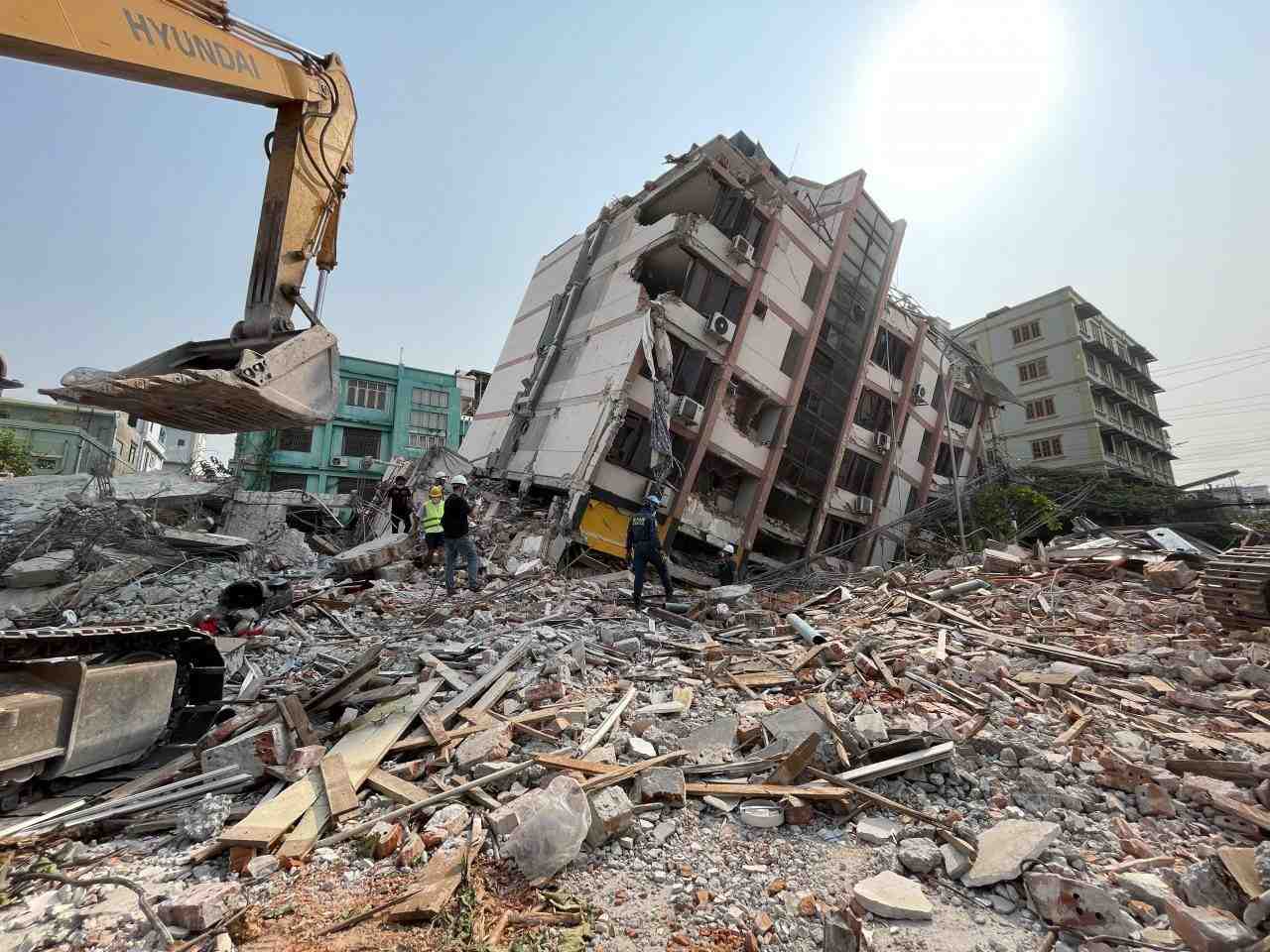 Myanmar’da 28 Mart’ta meydana gelen peş peşe depremler, ülkede büyük