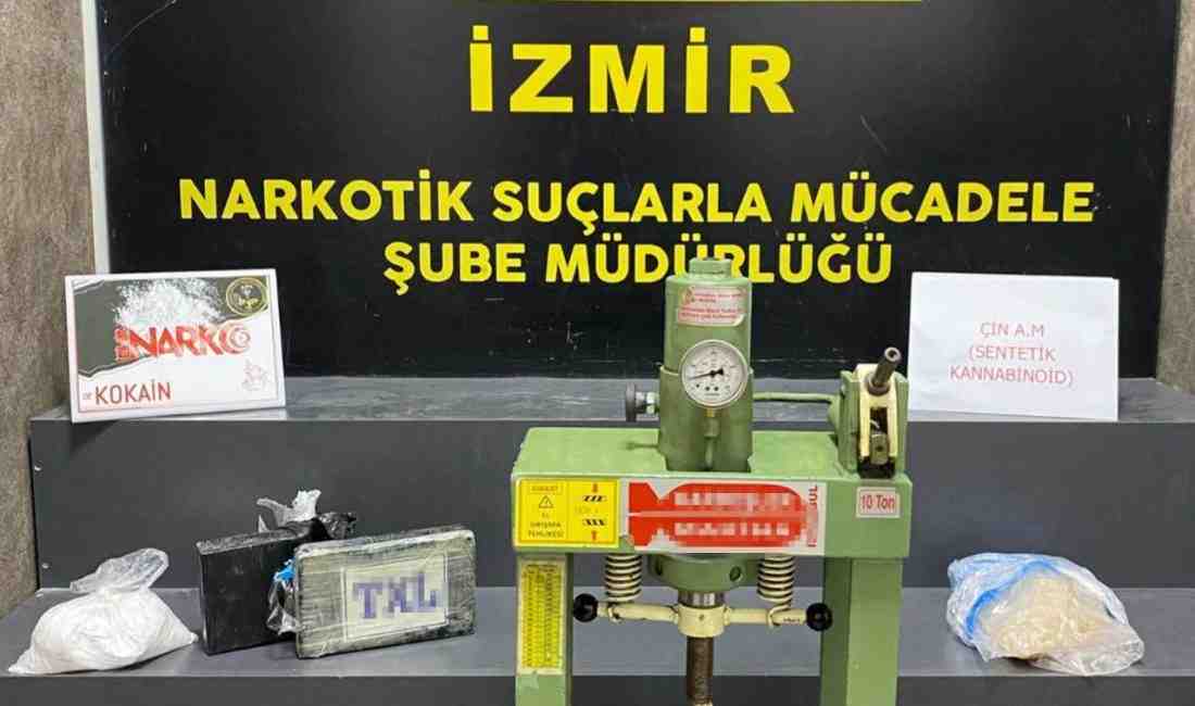 İzmir’in Kemalpaşa ilçesinde polis ekipleri, uyuşturucu madde ticaretine yönelik gerçekleştirdikleri