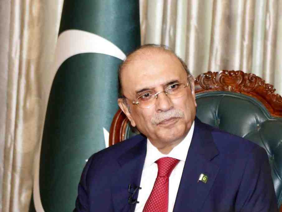 Pakistan Cumhurbaşkanı Asıf Ali Zerdari, ateş ve enfeksiyon şikayetiyle hastaneye