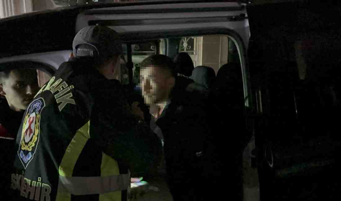 Polisten kaçan sürücüye 25 bin TL ceza uygulandı Eskişehir’in Odunpazarı ilçesinde polisin ‘dur’ ihtarına uymayan ve kaçışı sırasında