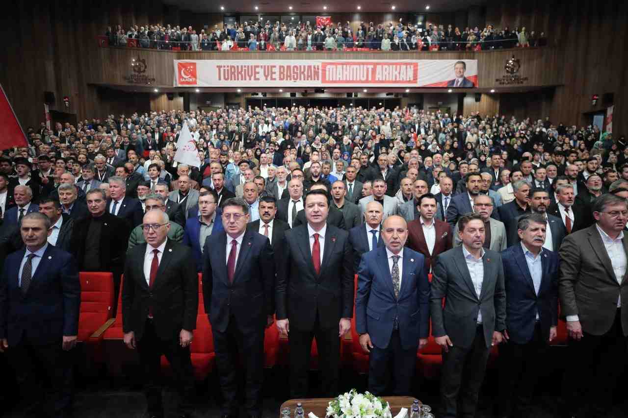 Saadet Partisi Genel Başkanı Mahmut Arıkan, Kocaeli’de düzenlenen 8’inci Olağan
