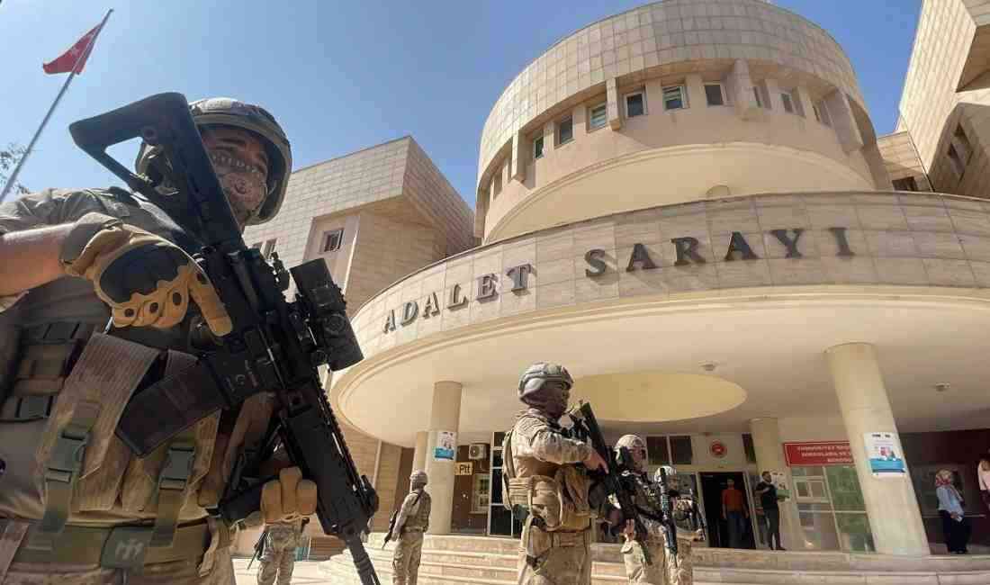 Üç İlde Eş Zamanlı Baskınlar DüzenlendiŞanlıurfa İl Jandarma Komutanlığı tarafından