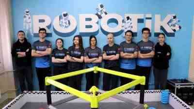 Tekirdağ Ebru Nayim Fen Lisesi öğrencilerinden oluşan TFL Robotik Takımı,