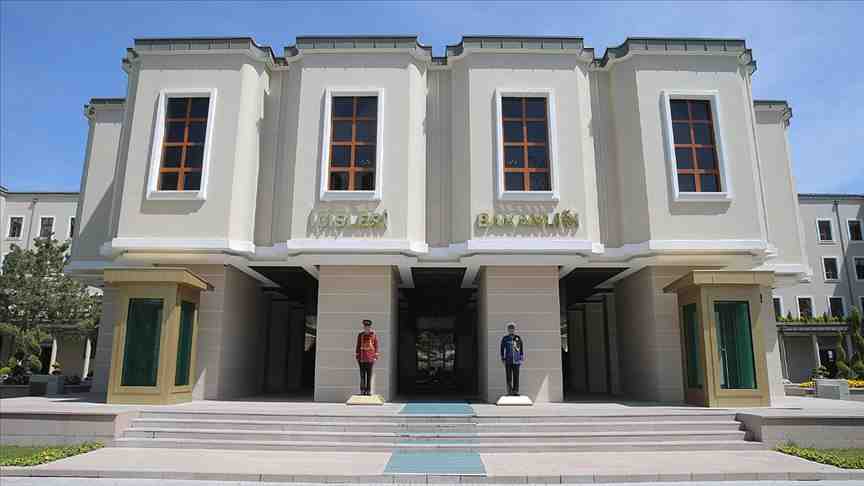 İçişleri Bakanı Ali Yerlikaya, uluslararası seviyede kırmızı bültenle aranan üç