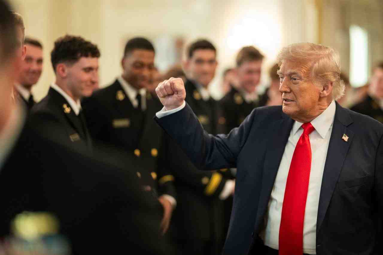 ABD Başkanı Donald Trump, düzensiz göçmen politikasıyla ilgili dikkat çeken