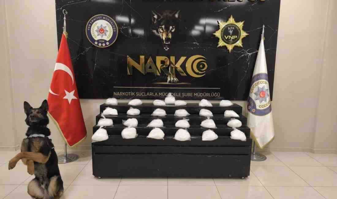 Edremit’te Narkotik Köpeğiyle Yapılan Aramada Uyuşturucu Yakalandı Van İl Emniyet