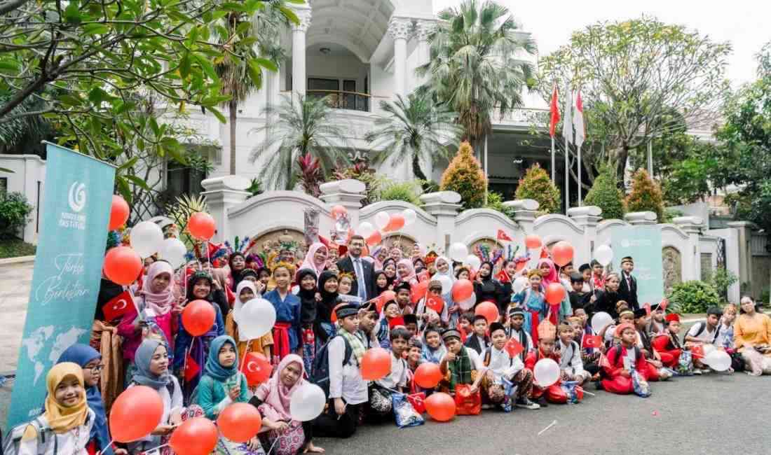 Farklı Kültürlerden Çocuklar Bayramda Buluştu Yunus Emre Enstitüsü (YEE), 23