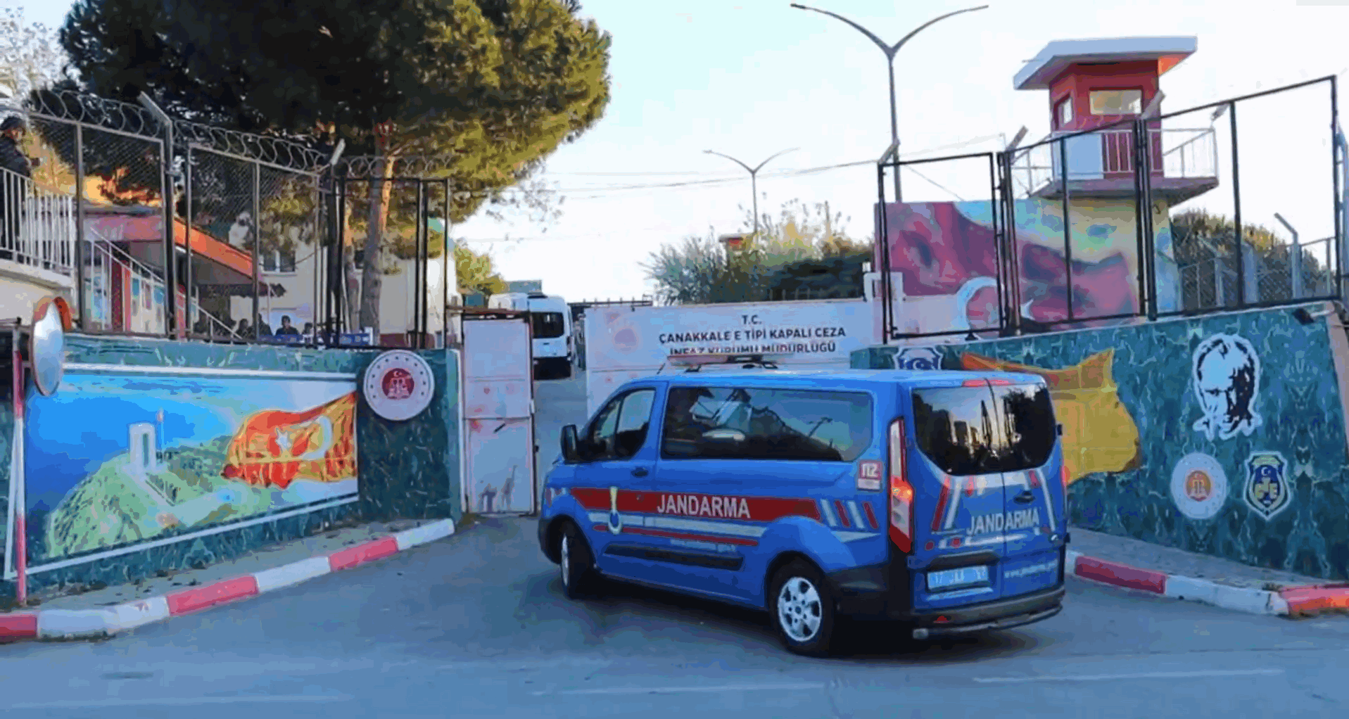 İçişleri Bakanı Yerlikaya: Tefecilere Geçit Yokİçişleri Bakanı Ali Yerlikaya, sosyal