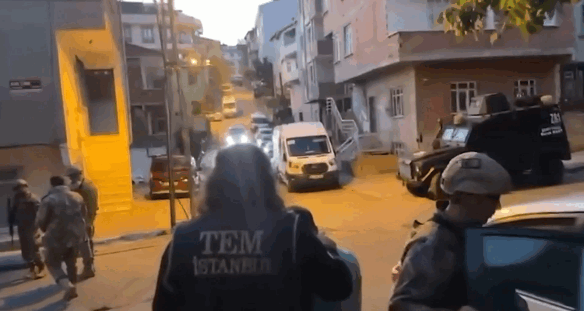 Teröre Geçit Yok: Emniyet ve Jandarmadan Eş Zamanlı Operasyonlar İçişleri