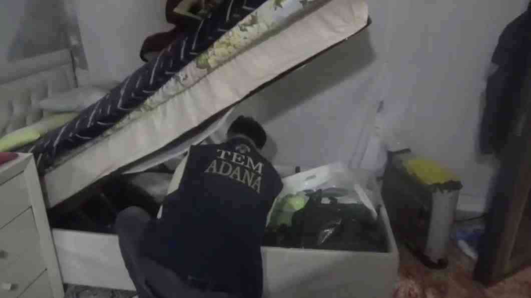 Adana’da düzenlenen operasyonda, terör örgütü DEAŞ adına Suriye’de faaliyet yürüttükleri
