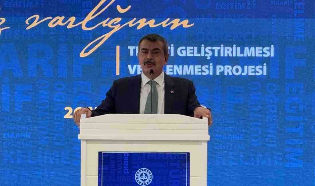 Milli Eğitim Bakanı Yusuf Tekin, öğrencilerin dil gelişimine yönelik yürütülen