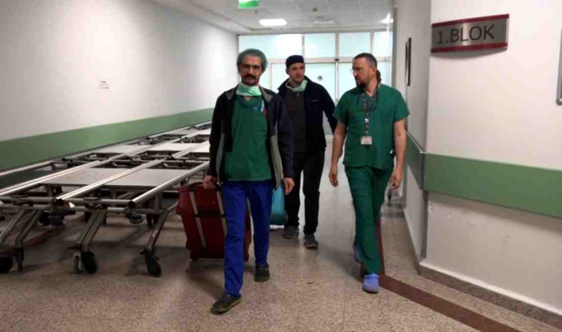 Samsun’da Hayat Kurtaran Bağış: 16 Yaşındaki Iraklı Gencin Organları 6 Kişiye Umut Oldu Motosiklet Kazası Hayatını Elinden Aldı, Organları Hayat VerdiSamsun’un Bafra ilçesinde