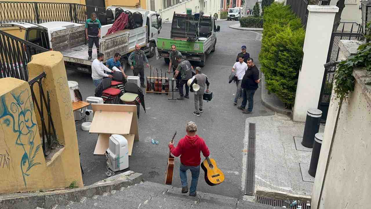 Beyoğlu Belediyesi Kültür Merkezi Tahliye Edildi İstanbul’un Beyoğlu ilçesinde kültür