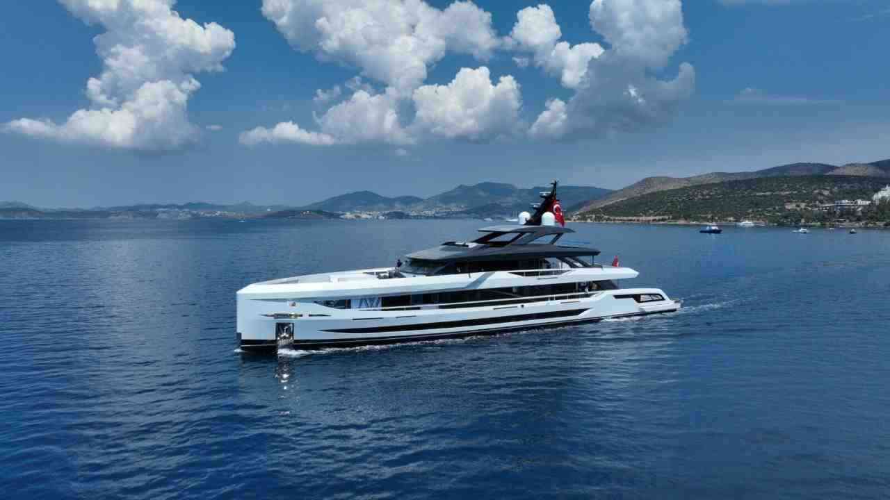 Muğla’nın Bodrum ilçesinde özel bir tersanede inşa edilen, 50 metre