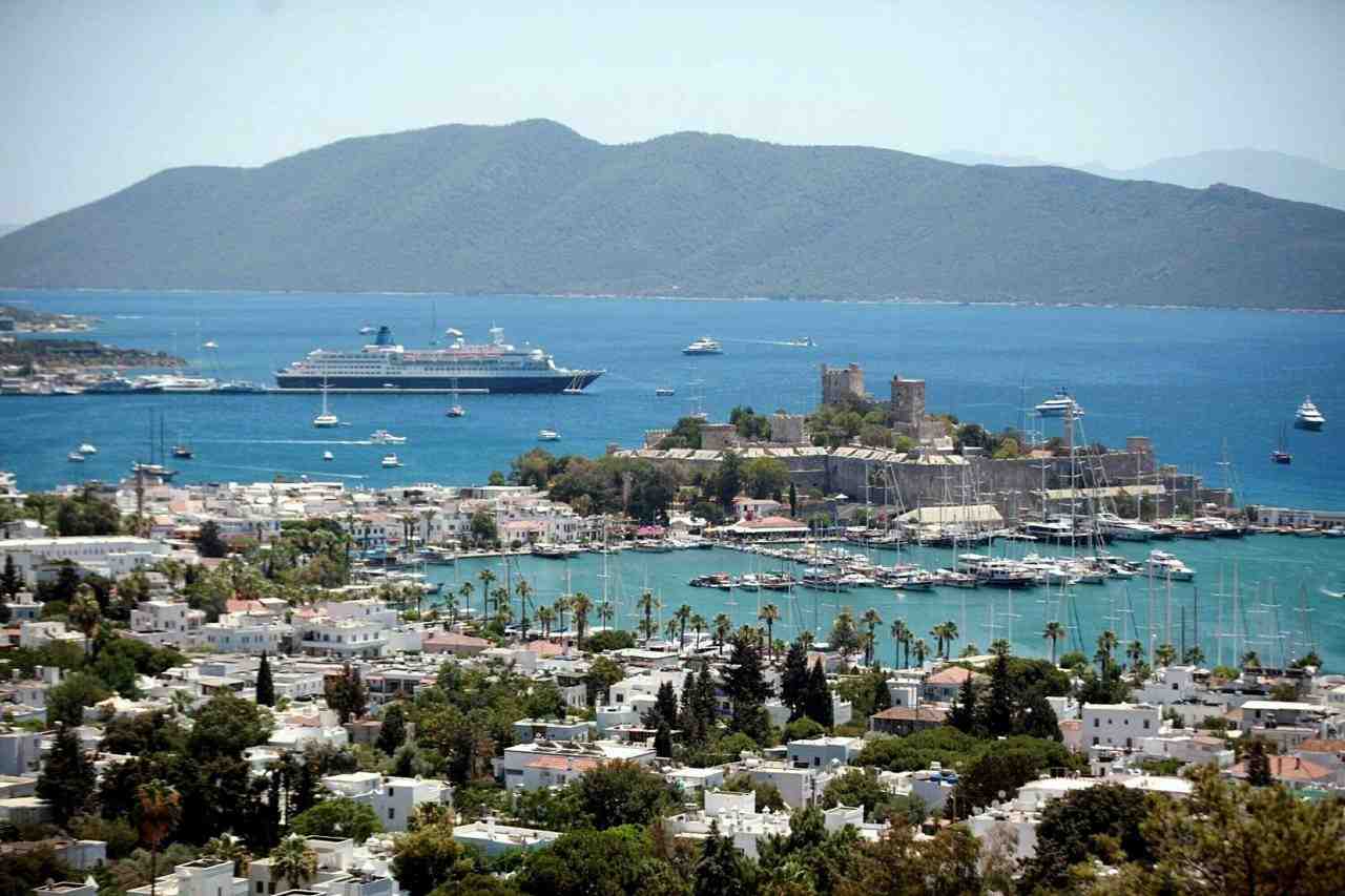 Bodrum’da Yaz Hareketliliği Başladı Muğla’nın Bodrum ilçesinde yaz sezonu resmen