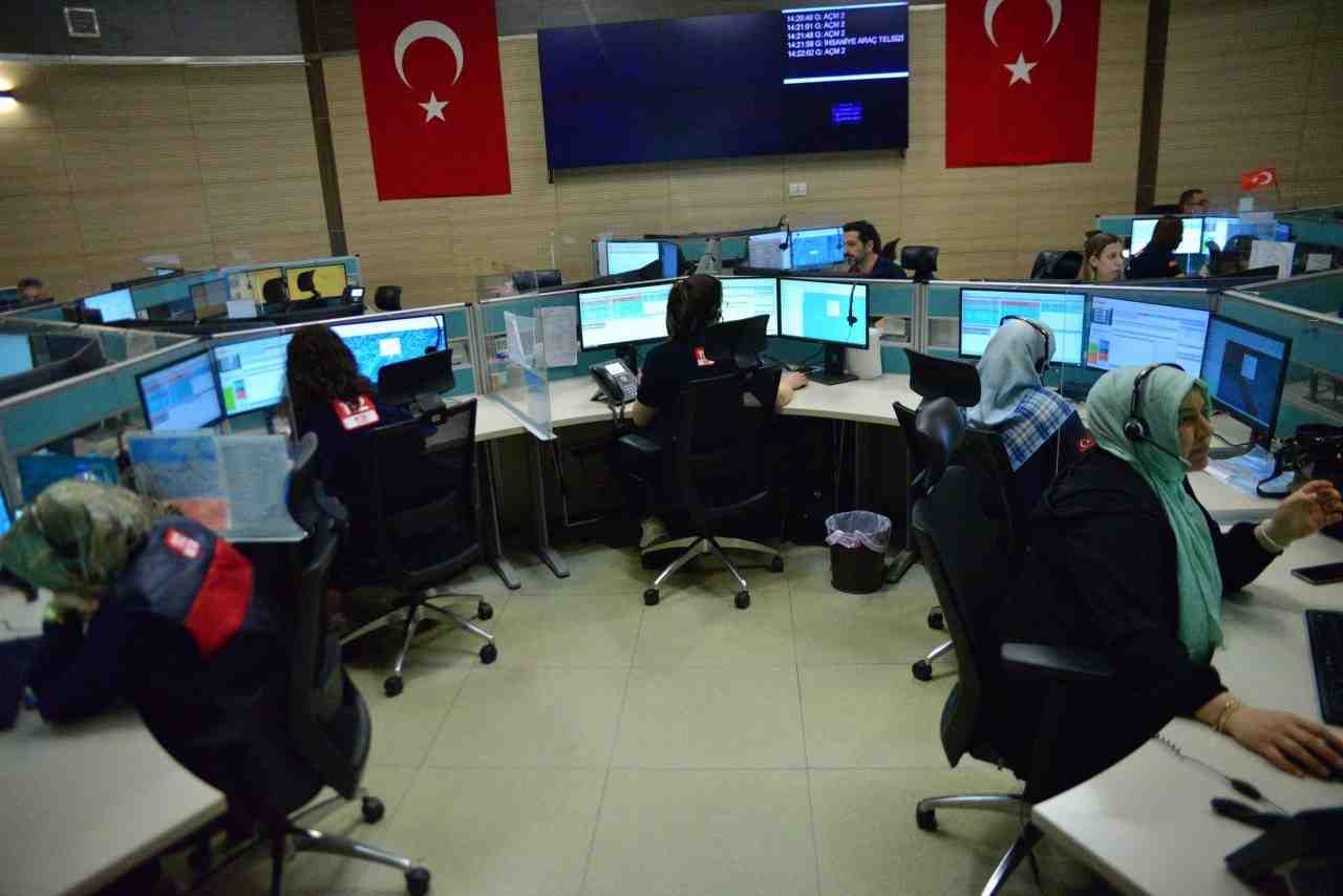 Espri yaptığını sanan da var, su siparişi veren de… Asılsız