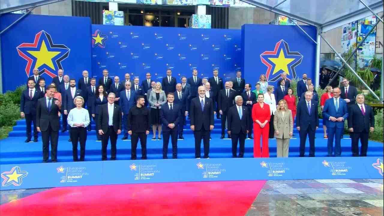 Erdoğan, Arnavutluk’un başkenti Tiran’da liderlerle bir araya geldi Cumhurbaşkanı Recep