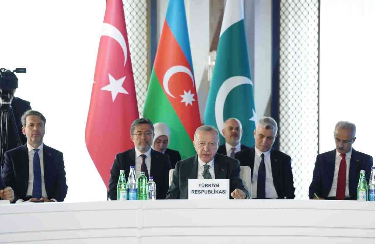 Cumhurbaşkanı Recep Tayyip Erdoğan, Azerbaycan’ın Laçın kentinde düzenlenen Türkiye-Azerbaycan-Pakistan Üçlü