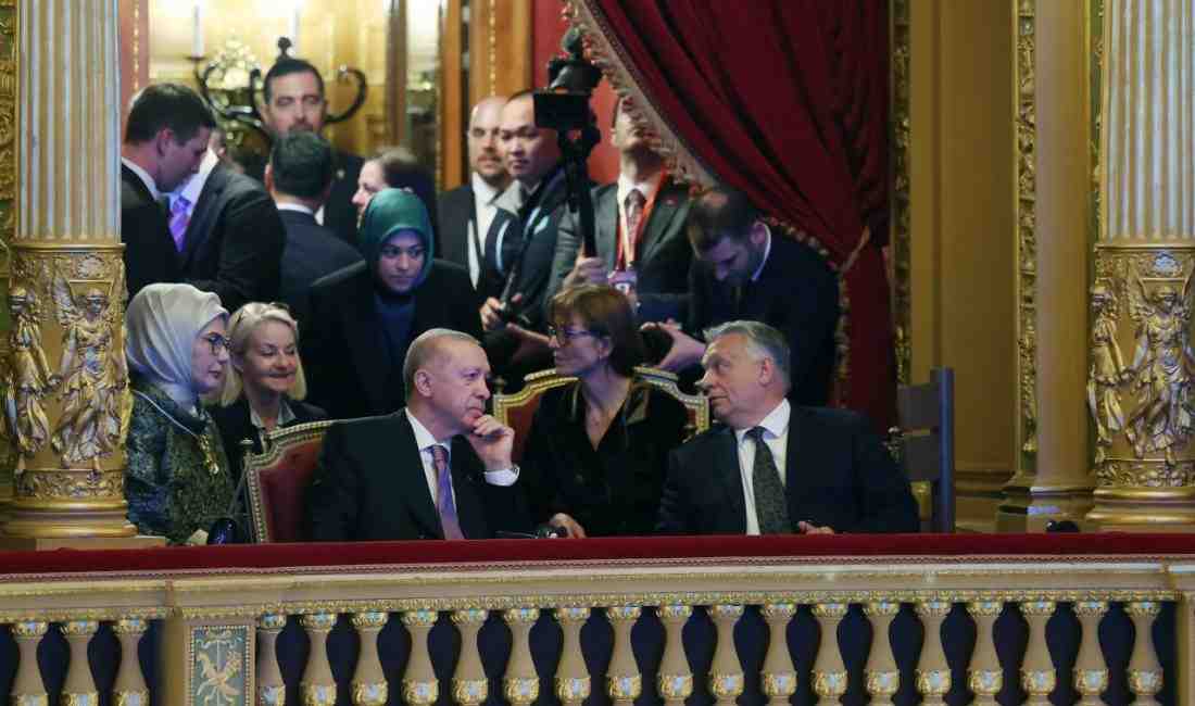 Cumhurbaşkanı Erdoğan ve Macaristan Başbakanı Orban Kültürel Programda Buluştu Cumhurbaşkanı Recep Tayyip Erdoğan, Türk Devletleri Teşkilatı Gayriresmi Zirvesi kapsamında