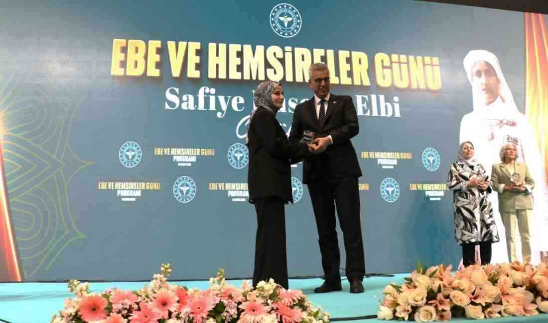 Trabzon Kanuni Eğitim ve Araştırma Hastanesi’nde ebe olarak görev yapan