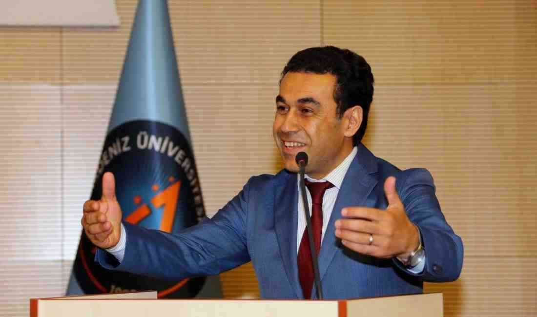 Akdeniz Üniversitesi’nde uzun yıllar dekanlık ve rektör yardımcılığı görevlerinde bulunan