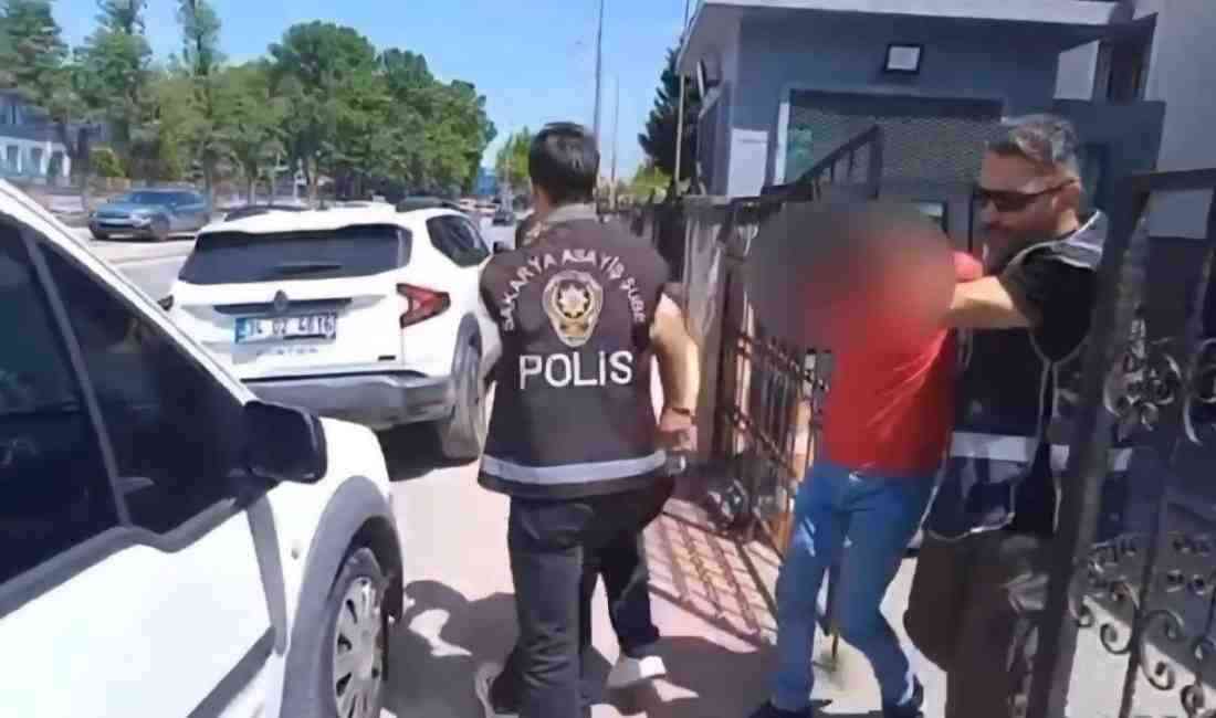 Sakarya’nın Adapazarı ilçesinde bir evden yaklaşık 280 bin lira değerinde